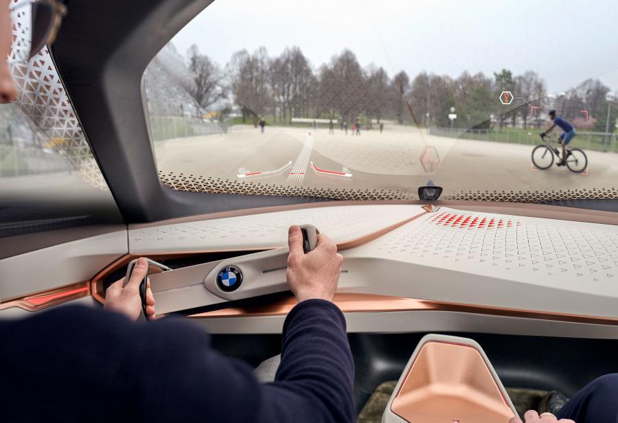 Интерьер BMW Vision Next 100 2016 года  (фото 143 из 157)
